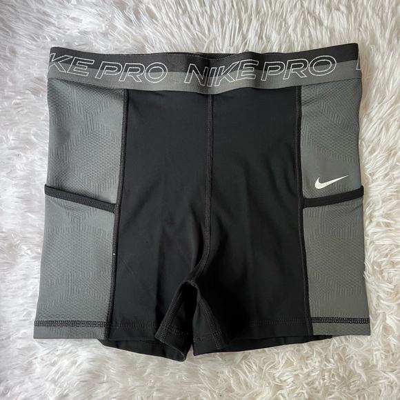 ✰ nike pros ✰ - Picture 1 of 3